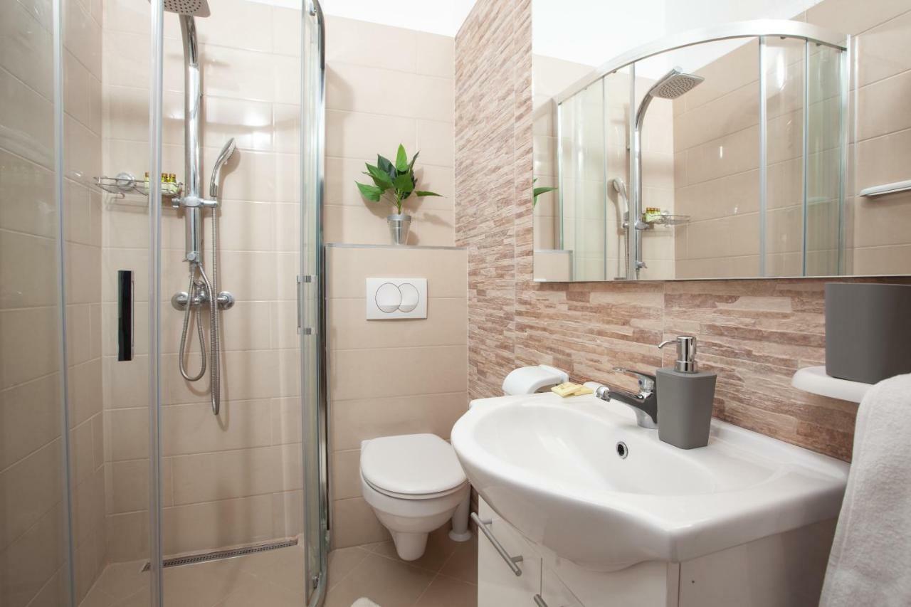 Apartments R Makarska Zewnętrze zdjęcie